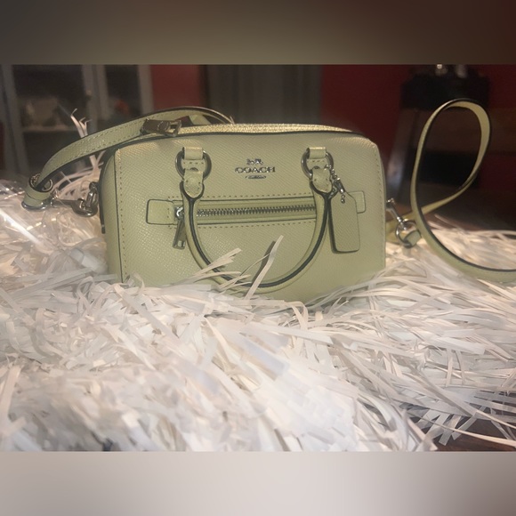 Coach Handbags - NWT!! Coach pale lime mini purse
